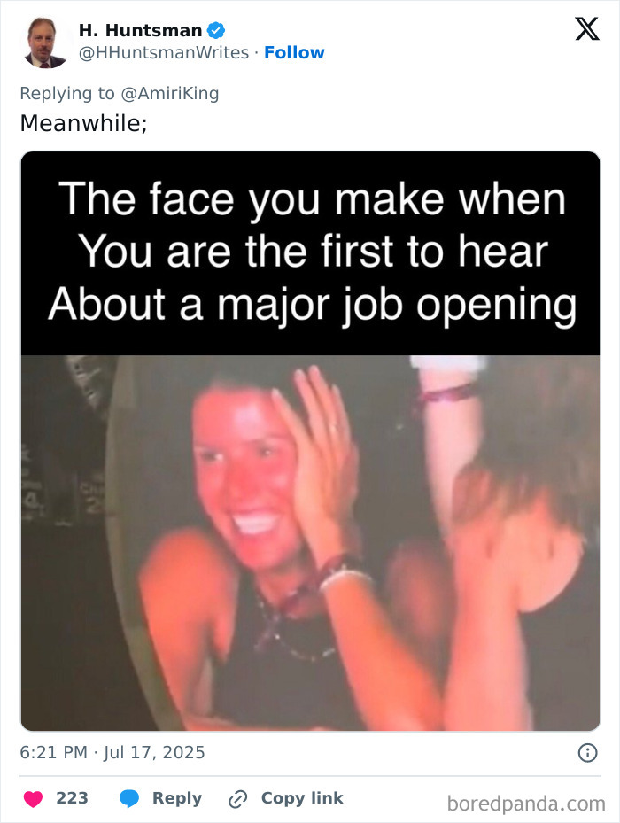 Tweet showing a meme with a laughing person, related to Chris Martin exposing CEO's affair at Coldplay concert.