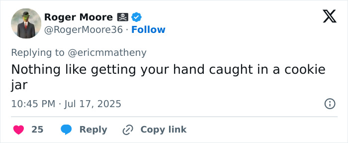 Tweet by user Roger Moore referencing a Coldplay fan exposing a cheating CEO at concert by filming kiss cam.