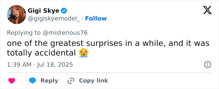 Tweet from Gigi Skye reacting to a viral cheating scandal involving Chris Martin at a Coldplay concert.