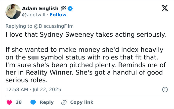 Tweet praising Sydney Sweeney’s dramatic body transformation for legendary boxer’s role, highlighting her serious acting commitment. Tweet praising Sydney Sweeney’s dramatic body transformation for legendary boxer’s role, highlighting her serious acting commitment.
