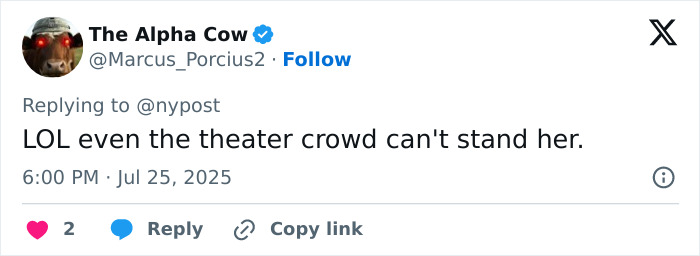 Screenshot of a tweet criticizing Rachel Zegler as she suddenly exits Evita mid-show, sparking theater crowd reaction. Screenshot of a tweet criticizing Rachel Zegler as she suddenly exits Evita mid-show, sparking theater crowd reaction.