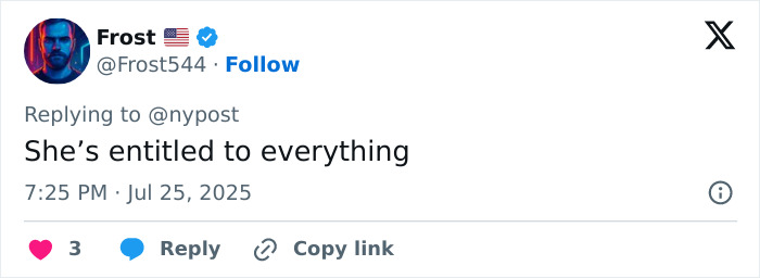 Screenshot of a tweet on social media commenting on Rachel Zegler suddenly exiting Evita mid-show. Screenshot of a tweet on social media commenting on Rachel Zegler suddenly exiting Evita mid-show.
