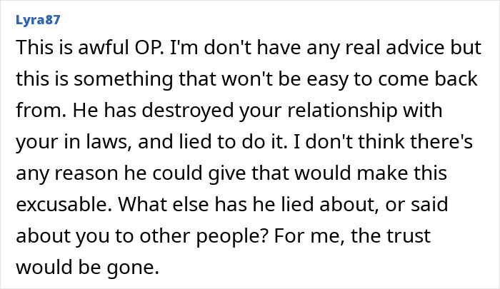 Alt text: Woman discovers husband texted his mother revealing every single thing is a lie, causing trust issues and relationship damage.