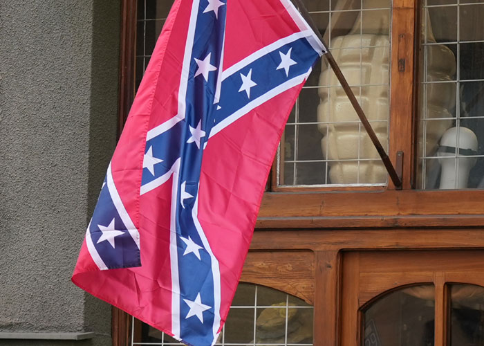 If You See These 50 Things In A Neighborhood, Folks Online Suggest You Run Immediately