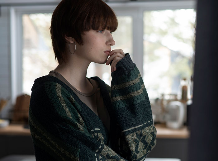 "I Cried All The Time": Women Get Honest About Choosing To Marry For Money Instead Of Love