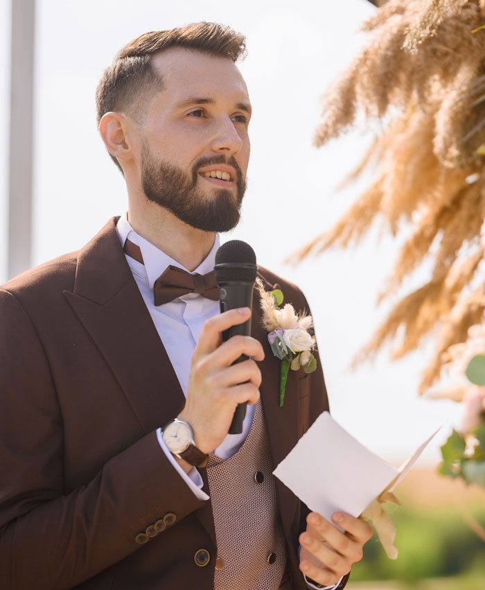 "What's Your Worst Experience As A Wedding Guest And What Made It A Bad Wedding?" (50 Answers)