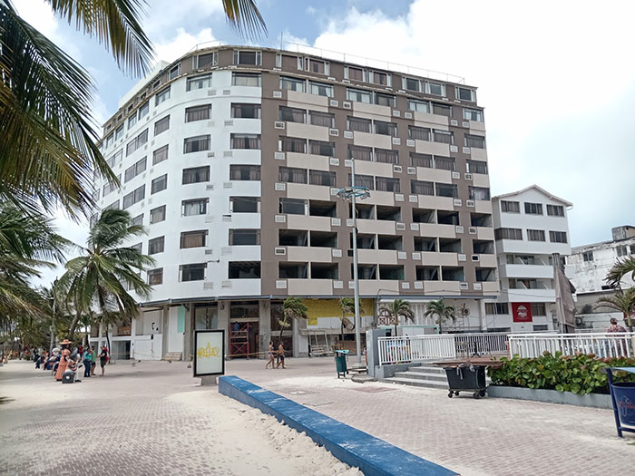 Family Of 3 Found Lifeless In Hotel Room After Complaining About Strange "Smell" In Horrifying Case