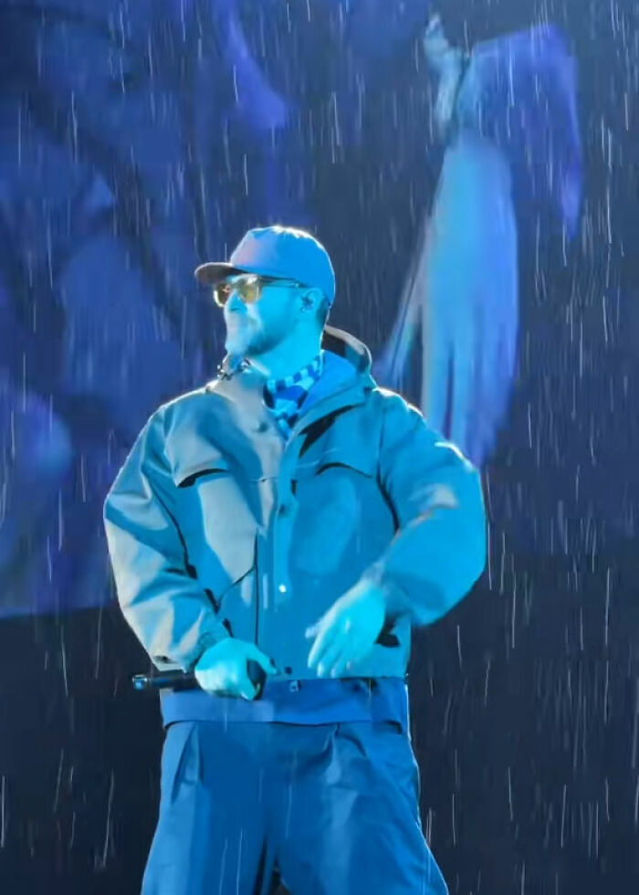 Justin Timberlake performing in rain at Romania show that went viral with fans demanding refund.