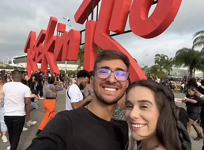 Med Student Caught Red-Handed Faking Poverty For Scholarship After College Finds Her Social Media Profile