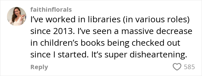 Comment from library worker noting a decrease in children&rsquo;s books checked out, highlighting literacy crisis concerns by US teachers.