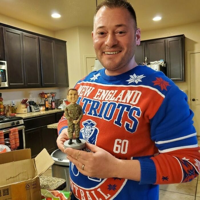 We Make Custom Bobbleheads From Your Photos — And Some Of These Turned Out Adorably Hilarious