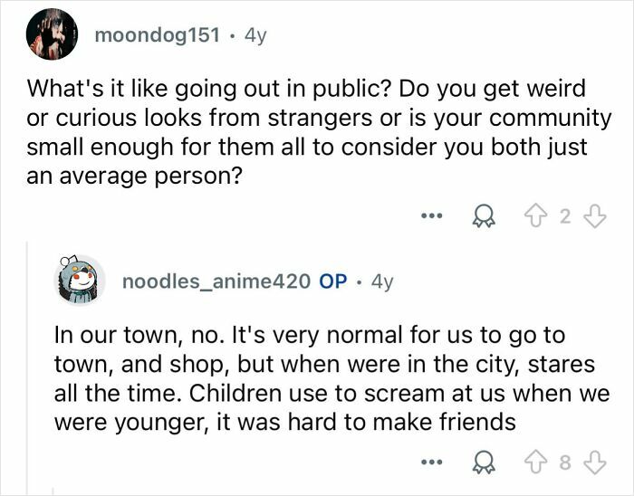 Reddit Q&A showing conjoined twins discussing public reactions and social experiences in their community.