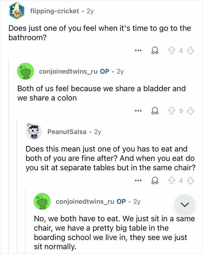 Reddit conversation showing conjoined twins answering questions about sharing organs and daily life routines.