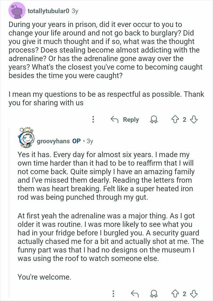 Conversation screenshot showing a former home burglar answering questions about prison and adrenaline during a Reddit AMA session.