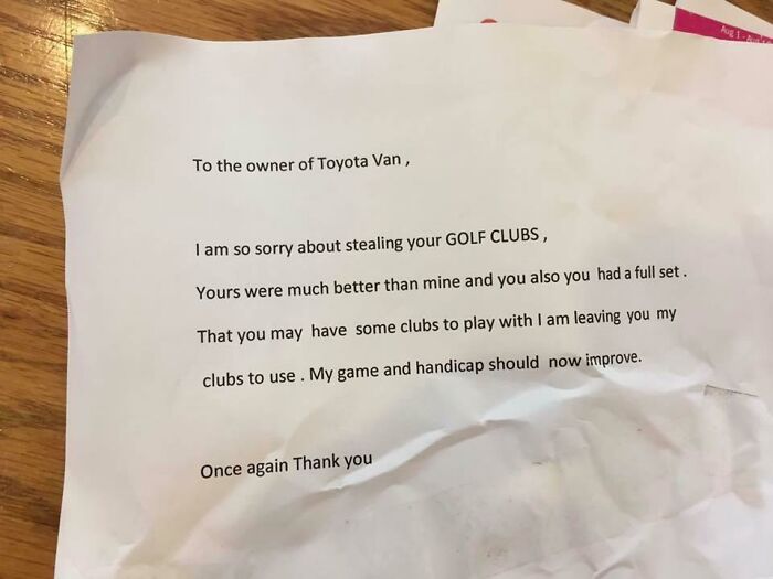 Note left apologizing for stealing golf clubs and returning them, highlighting unhinged neighbors’ notes humor in daily living.