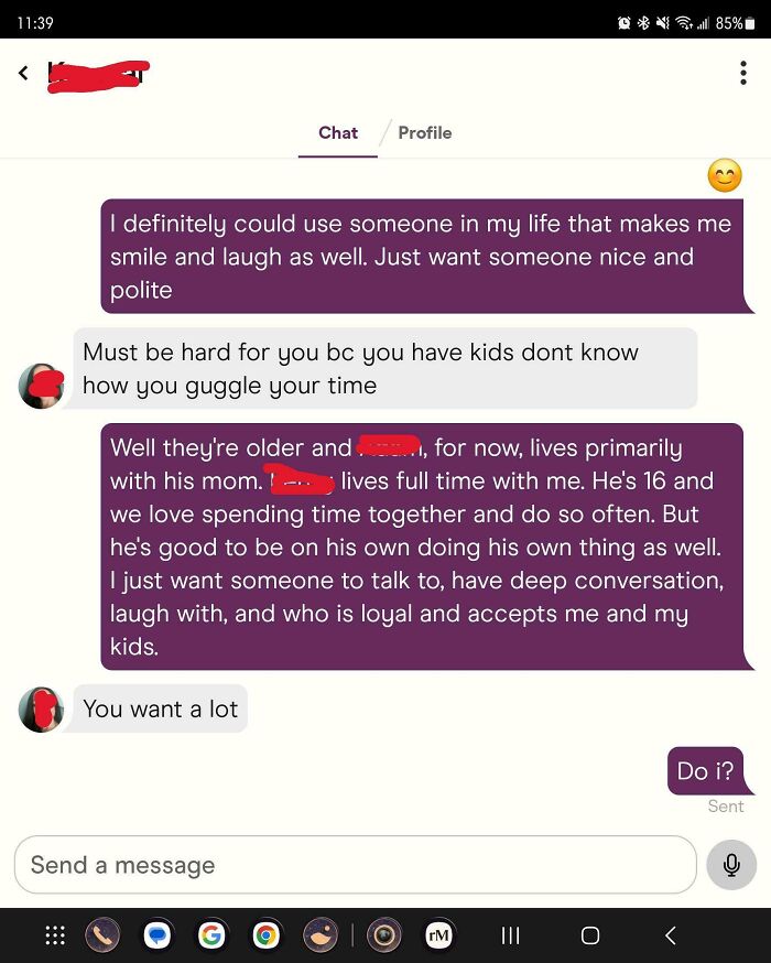 Chat conversation screenshot showing toxic behavior from a nice girl discussing relationships and personal boundaries.