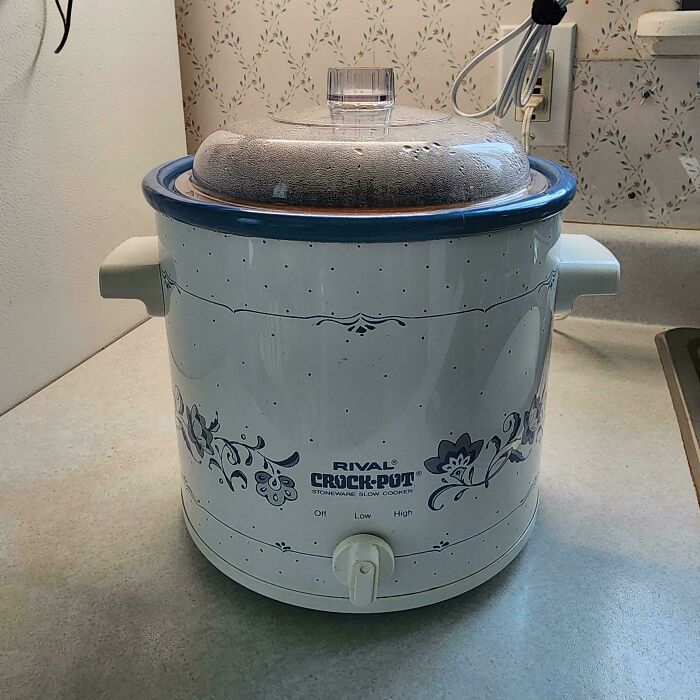 Got This Crockpot For A Wedding Gift In 1997. My Marriage Didn't Last, But The Crockpot Is Still Going Strong - And It Has Never Cheated On Me! 😆
