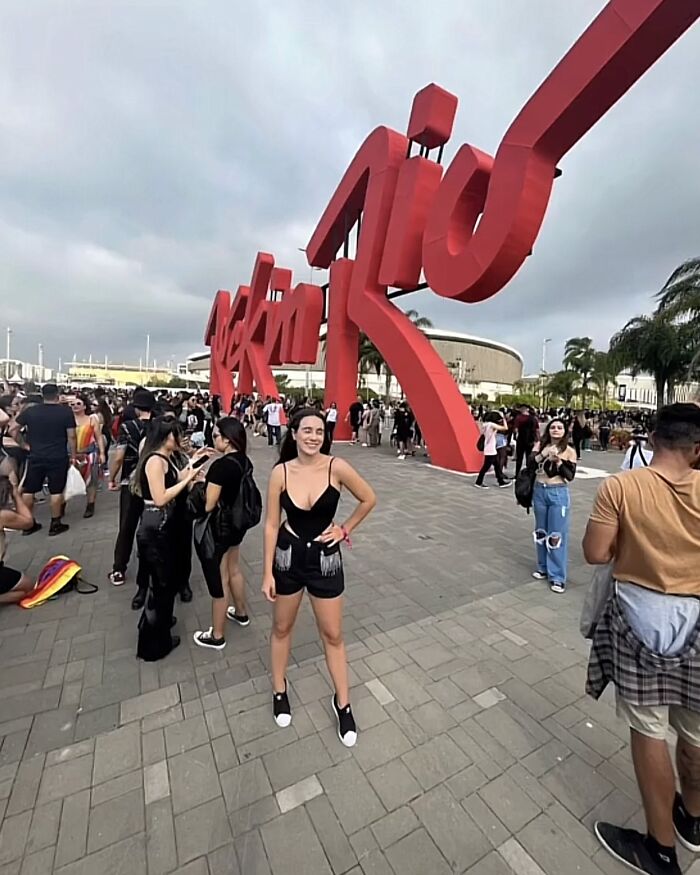 Med Student Caught Red-Handed Faking Poverty For Scholarship After College Finds Her Social Media Profile