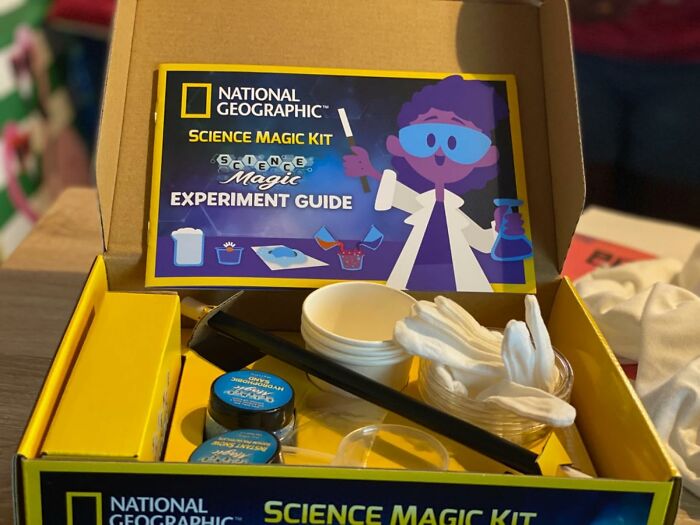 National Geographic science magic kit toy with experiment guide and materials, a popular toy under $20 gift idea.