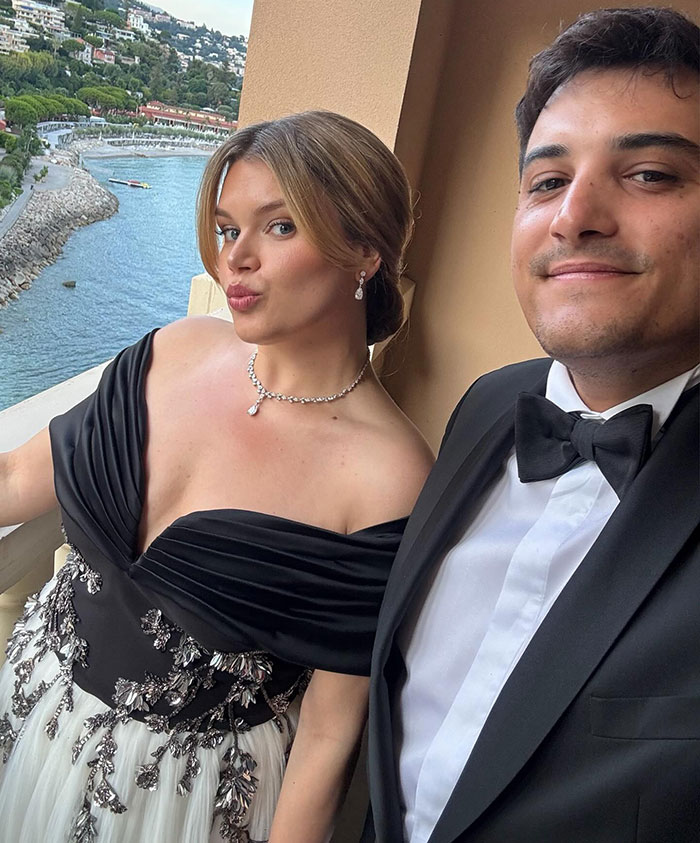 Grace Kelly&rsquo;s granddaughter in elegant black and white gown, reviving legendary look at glamorous charity event.