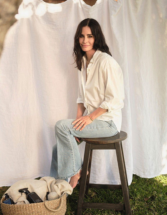 61-Year-Old Courteney Cox Shares Makeup-Free Selfies Amid Private Health Struggle