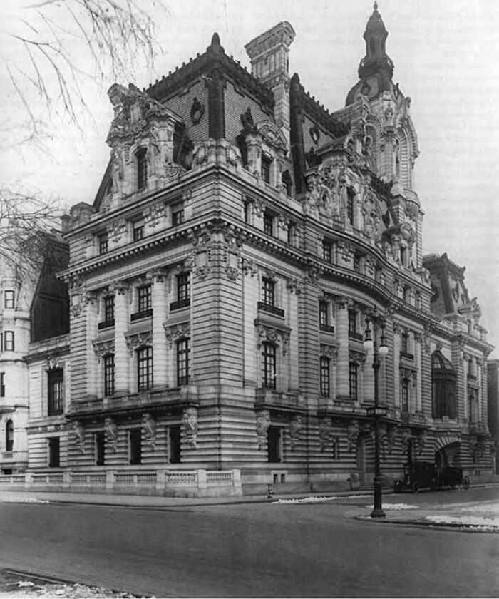 Classic old architecture building with intricate details showcasing the beauty of historic design and past craftsmanship.