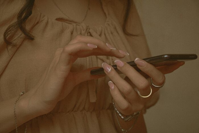 Hey Pandas, He Manipulated Me With A Fake Tragedy, Should I Tell His Wife The Truth? - 4