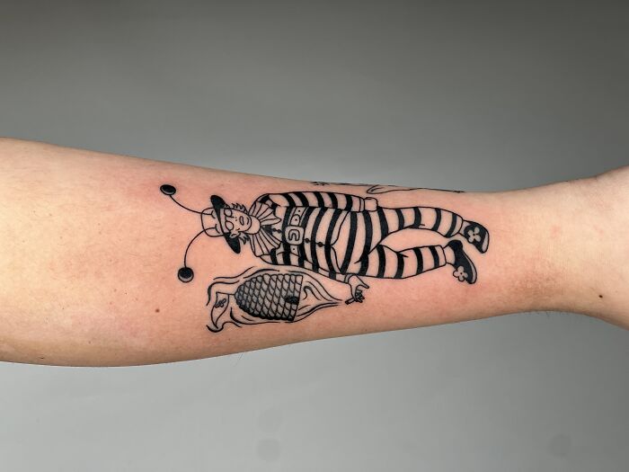 Beekeeper Of Smoky Dreams