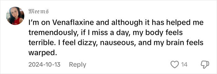 User comment explaining effects of antidepressant Venlafaxine, highlighting withdrawal symptoms and long-term dangers shared by people.