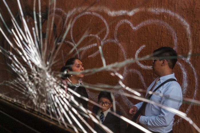 Street moments captured by a photographer showing the beauty of everyday life through honest urban interactions.