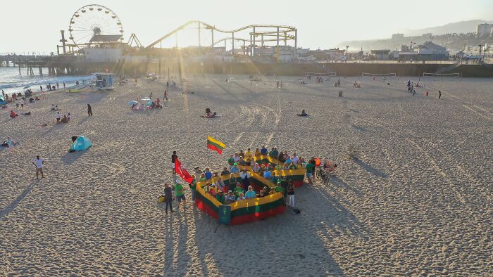 A Hidden Global Tradition: One Nation Sings Its Anthem Together Worldwide