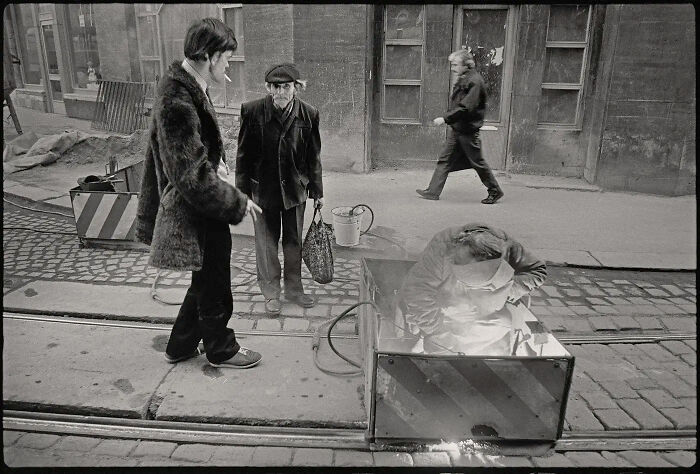 Discussing The Job, October 1988