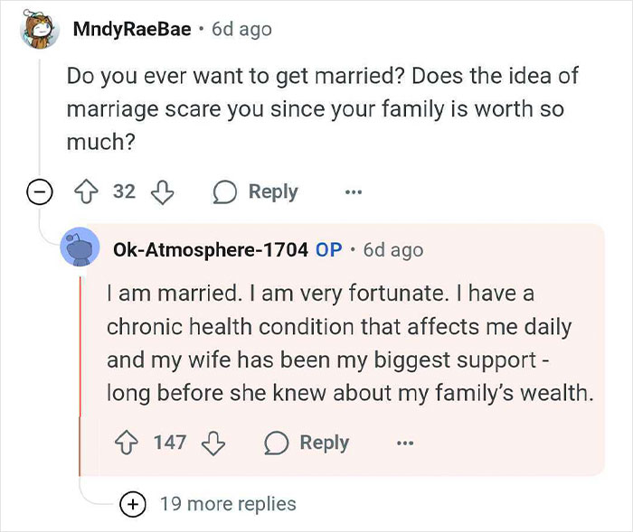 Online conversation where a wealthy heir discusses family pressure and privilege in personal life.