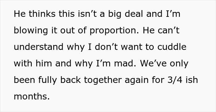 Text expressing frustration about boyfriend not understanding feelings after ex-gf bathroom phone charge incident.