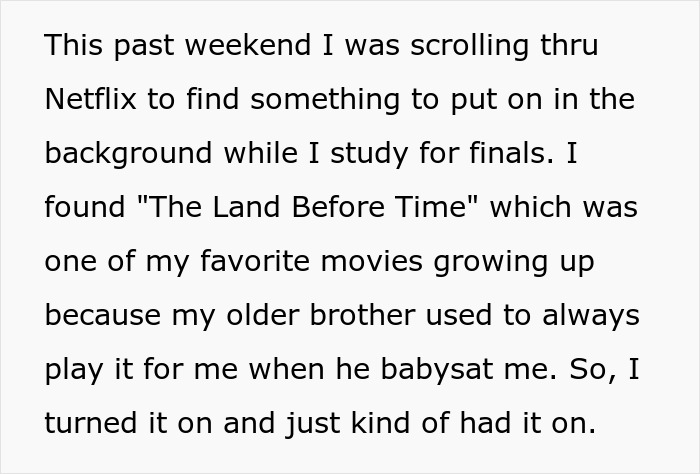 Woman doesn&rsquo;t believe in dinosaurs arguing with boyfriend&rsquo;s roommate watching Jurassic Park in a shared living space.