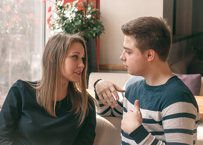 Woman Confronts BF About Sharing Bed With Another Woman, Gets Unexpected Text