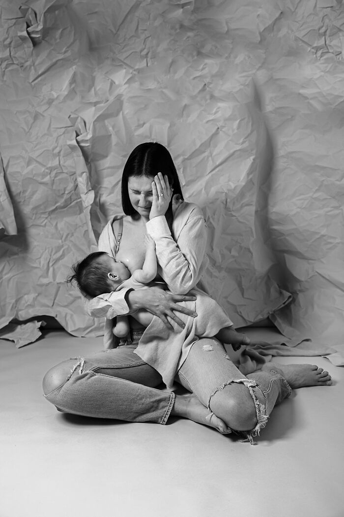 Breastfeeding Broke Me, But Hearing Other Mums’ Stories Helped Me Heal So I Photographed It (6 Pics)