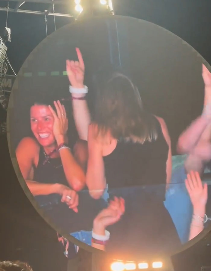 Coldplay Concert Cameraman Catches Couple Cheating On Their Partners During Show - 5