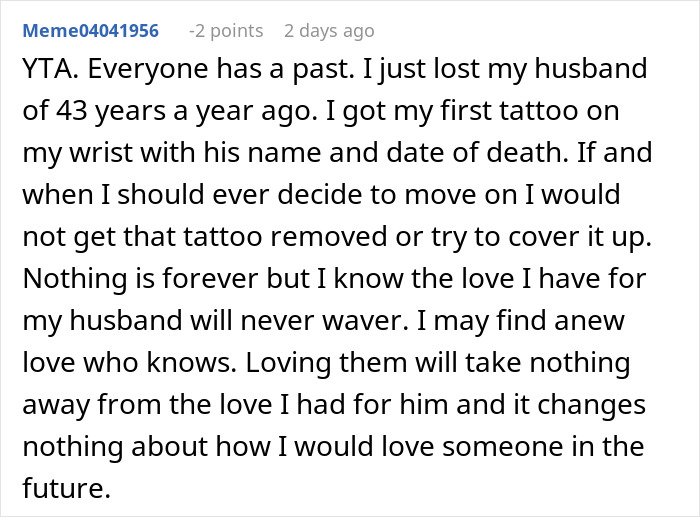 ALT text: Man uses Titanic reference to explain why friend's tattoo is impacting her love life, causing emotional distress.
