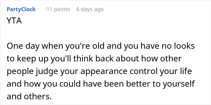 Screenshot of a Reddit comment discussing a woman refusing to wear her niece&rsquo;s handmade dress for a career event.