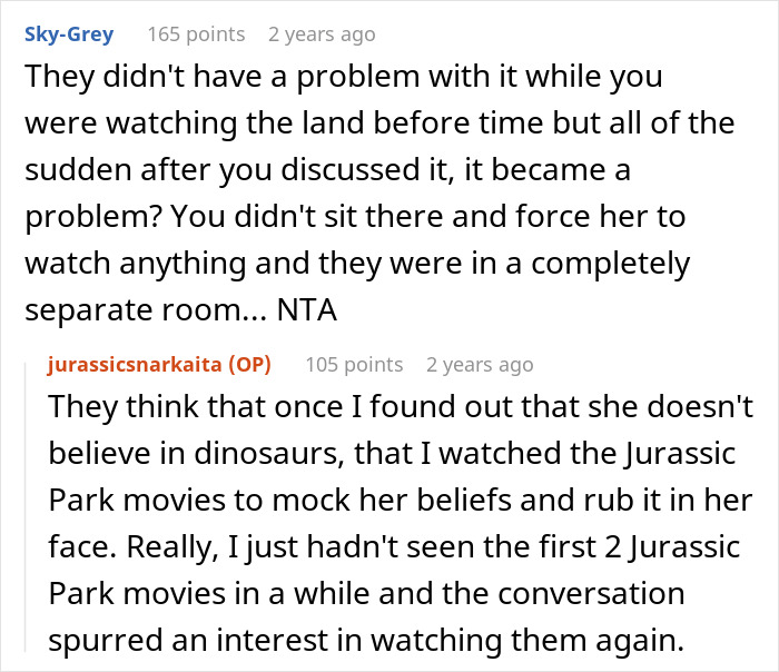 Reddit comments discussing a woman who doesn&rsquo;t believe in dinosaurs and reacts to Jurassic Park being watched.