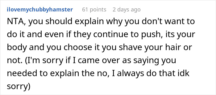 Reddit comment discussing family upset over 17-year-old refusing to shave head to support 7-year-old with cancer.
