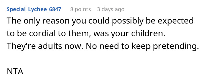 Text post about adult children choosing to go no-contact with dad after marriage issues, highlighting family conflict.