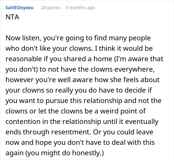 Reddit comment discussing a guy’s huge clown collection and relationship issues with his girlfriend who hates it. Reddit comment discussing a guy’s huge clown collection and relationship issues with his girlfriend who hates it.
