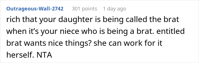 Comment discussing a 21-year-old spending money on a family vacation causing jealousy among cousins and upsetting the aunt.