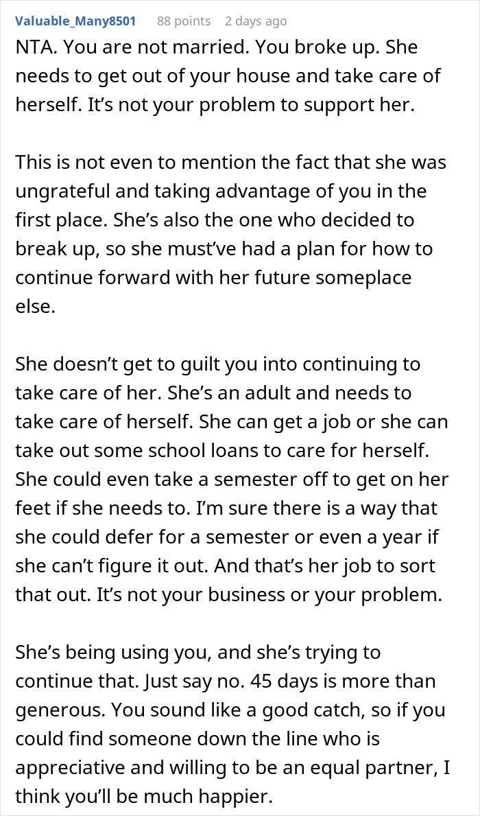 Screenshot of a Reddit comment discussing a guy asking his ex to move out after breakup and her school dropout claim. - 30