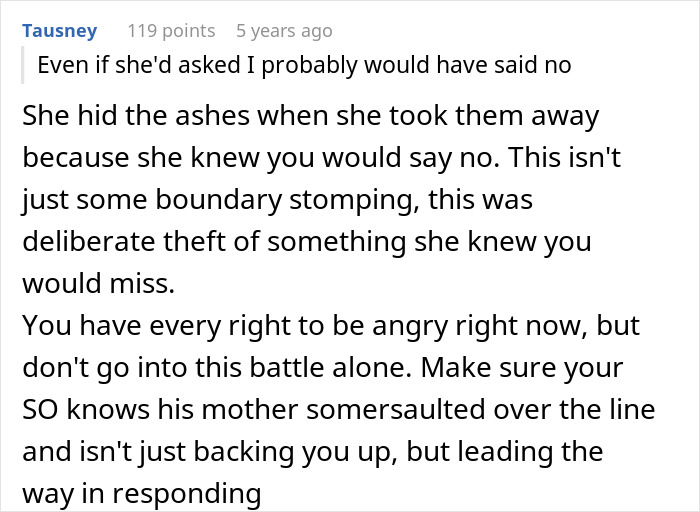 Comment discussing family drama over entitled grandma stealing grandson&rsquo;s ashes and causing emotional conflict and boundary issues.