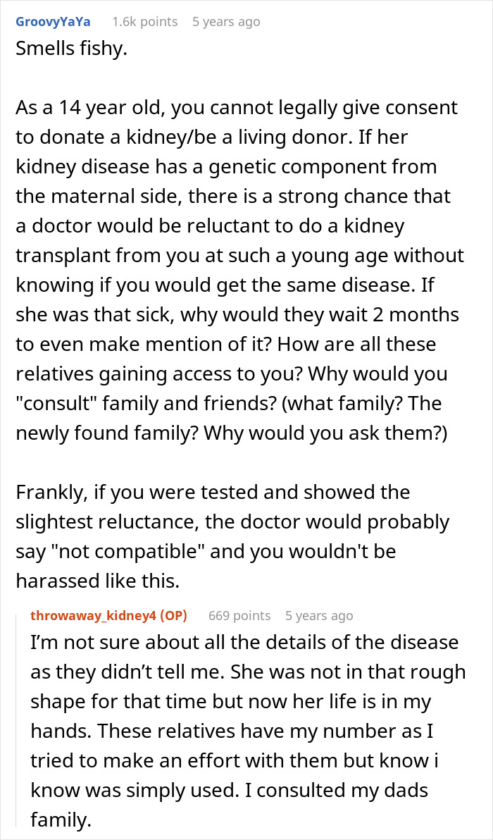 Screenshot of a Reddit conversation discussing estranged mom reaching out to son after 14 years and kidney donation concerns. - 19