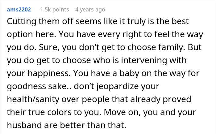 Text screenshot showing a comment advising a woman to cut off toxic family for her happiness and health during a difficult situation. - 32