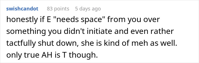 Comment discussing someone wanting space during a man’s public proposal at wedding, leaving bride in tears and girlfriend embarrassed. - 27
